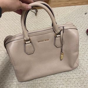 Michael Kors hand bag